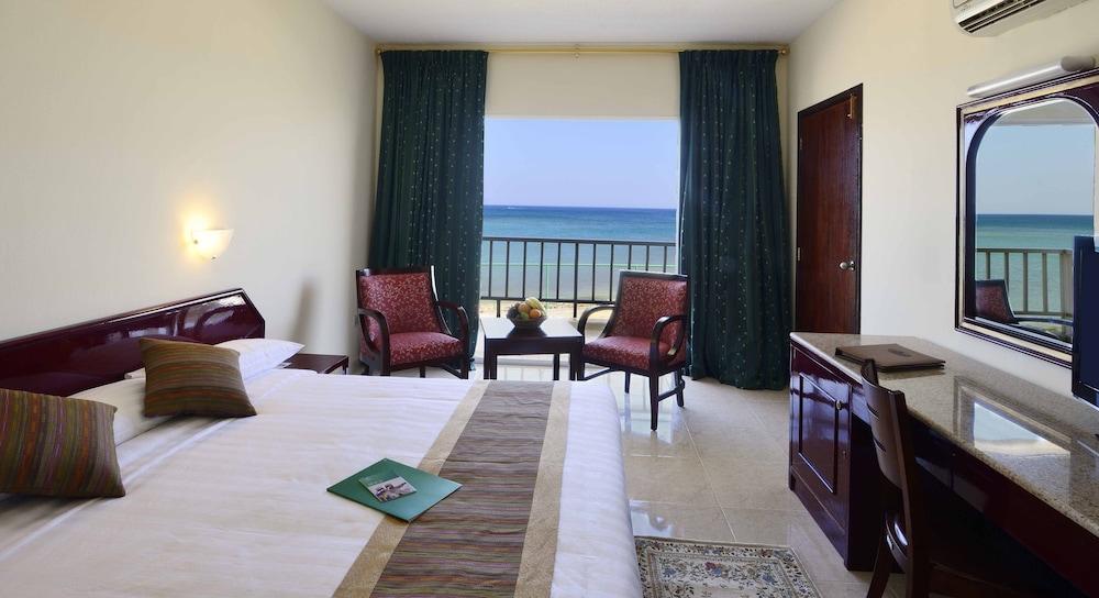 Resort Sur Beach Holiday Extérieur photo