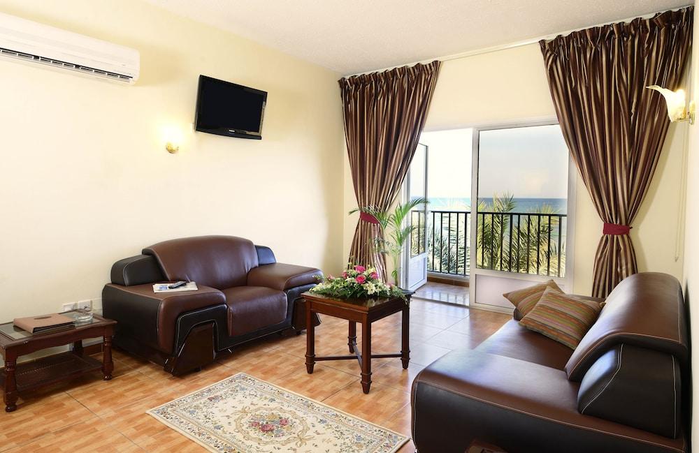 Resort Sur Beach Holiday Extérieur photo